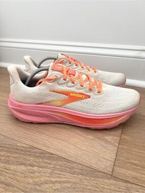 Brooks Ghost 17 Women’s Running Shoes Women Size 11.5 White Pink Sneaker